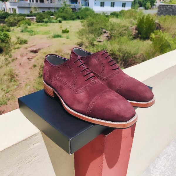 Brogue Oxfords OX-BO-014 – handmade leather shoes with Goodyear welt construction and double leather sole.