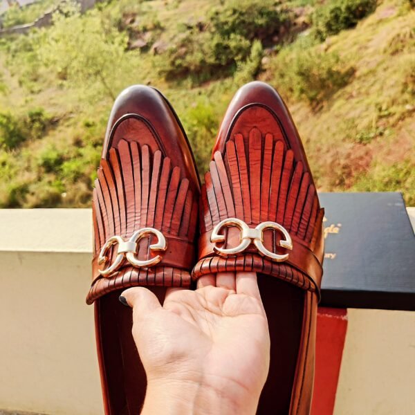 Gucci Buckle Fringe Loafers LF-GBFL-013 – two-tone handcrafted leather loafers with fringe and metallic buckle detail.
