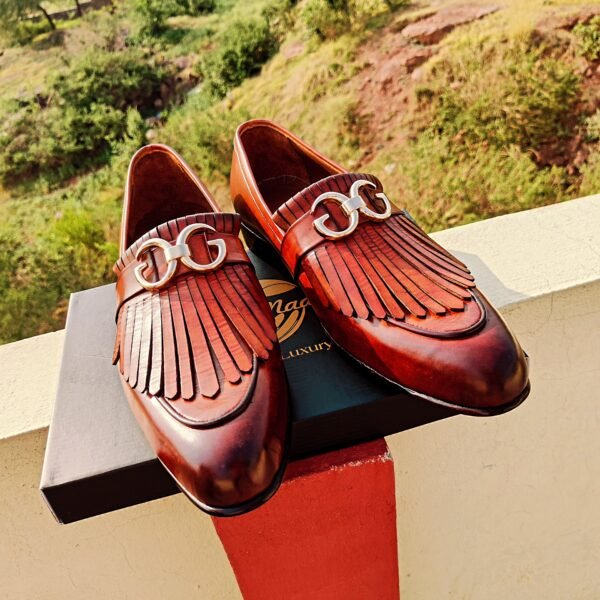 Gucci Buckle Fringe Loafers LF-GBFL-013 – two-tone handcrafted leather loafers with fringe and metallic buckle detail.